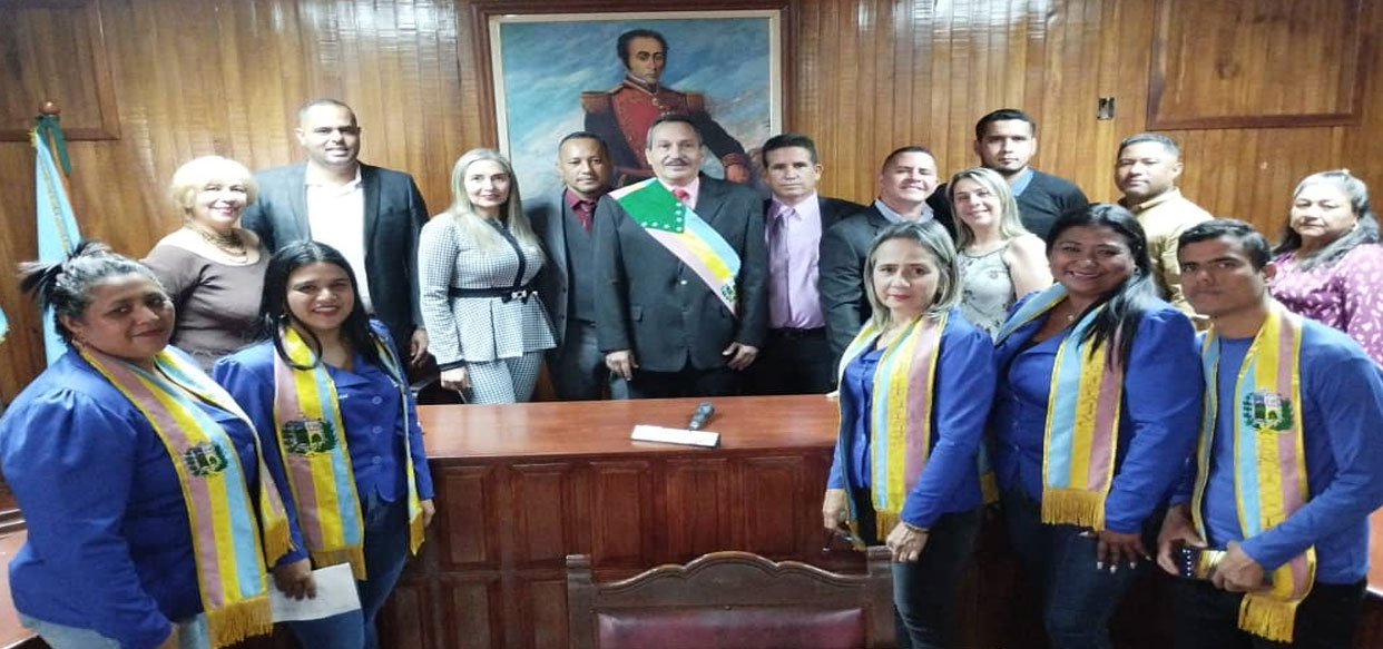 Instalan El Concejo Municipal En Acosta Para El Periodo