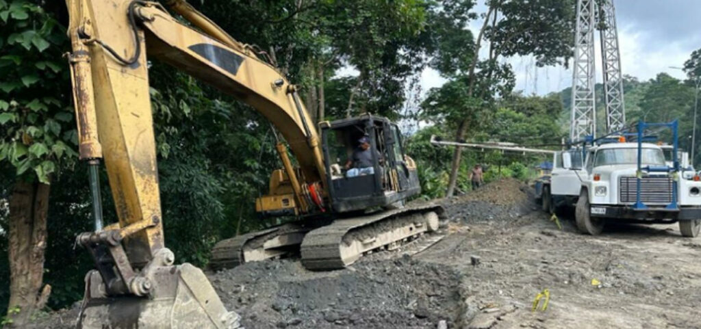 Avanzan trabajos en la Autopista Regional del Centro