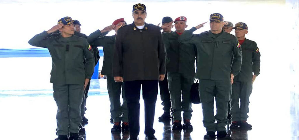 Maduro ordena acción militar conjunta en respuesta a presencia de buque británico en Guyana