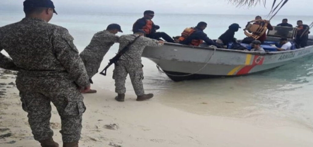 Rescatan a 11 migrantes venezolanos en el mar Caribe