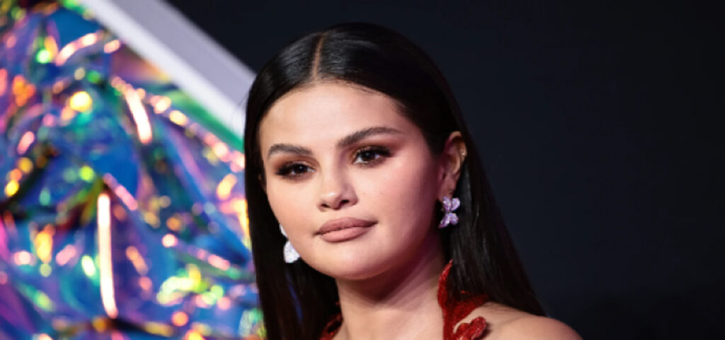 Selena Gomez hace oficial su nuevo romance