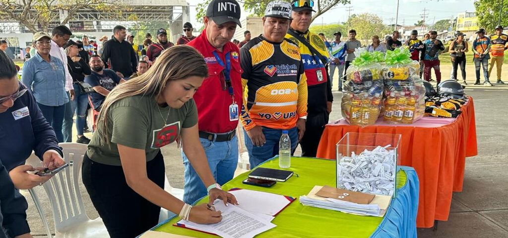 Decreto firmado en Upata regula circulación de motorizado   