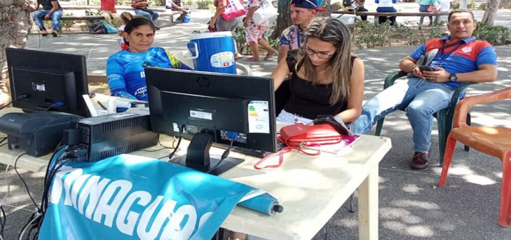 Jornada de actualización de datos y cobranza realizó Hidrocaribe en la plaza Colón de Carúpano 