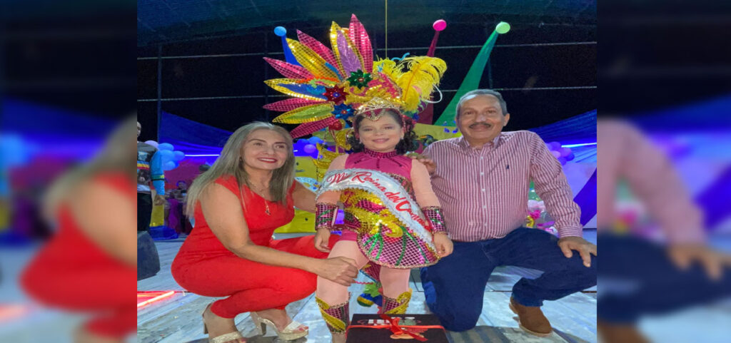 Nikolle Romero se coronó minireina del Carnaval Acosta es Alegría