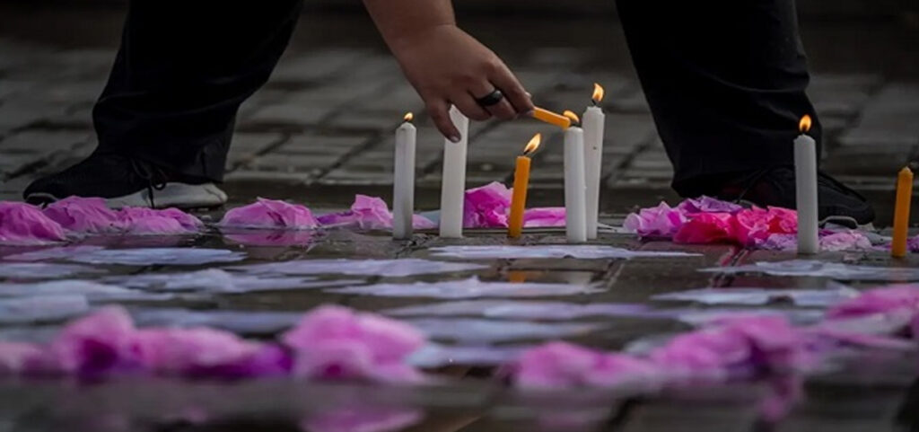 Degolló a su pareja e intentó quitarse la vida 