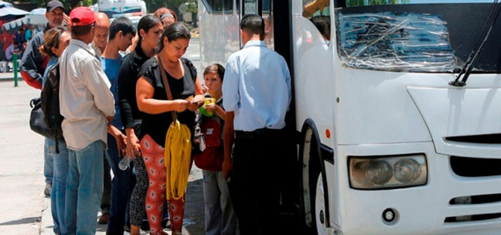 En Barinas sancionan a choferes por cobrar el pasaje a Bs.15