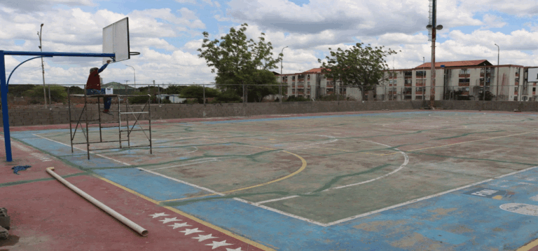 Gobernador Luna rehabilita canchas en la parroquia Alto de Los Godos