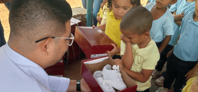 Candidato Rafael Sánchez Mérida realza el sistema educativo de Aguasay