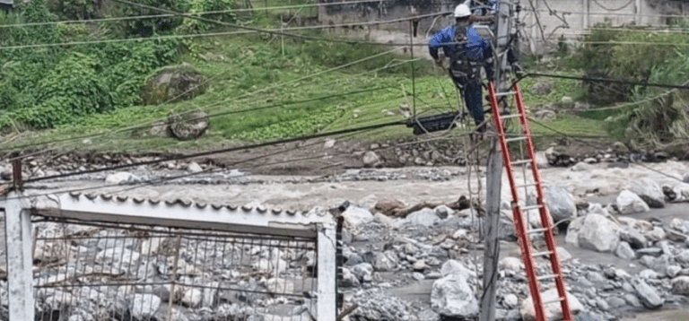 Recuperado el servicio eléctrico en siete municipios del estado Mérida