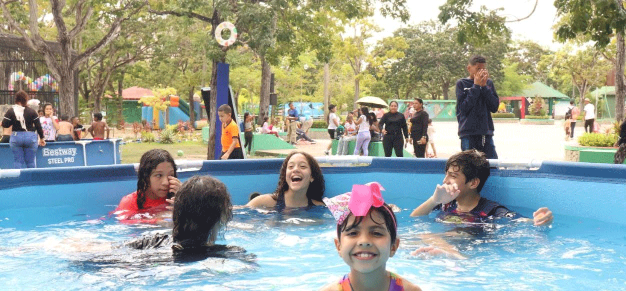 Más de mil niños se divirtieron en el “Chapuzón Acuático” del Parque La Guaricha