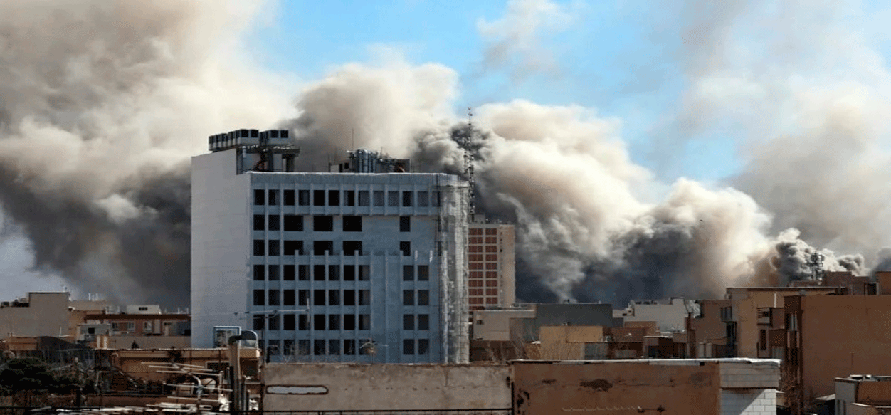 Emiratos Árabes Unidos cierra su embajada en Irán