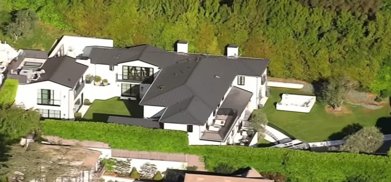 Arrestan a mujer sospechosa de disparar contra la casa de Rihanna