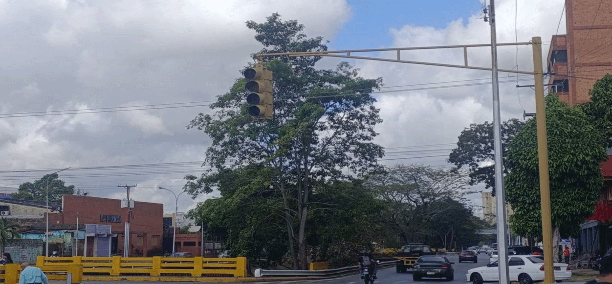 Ciudadanos de Maturín solicitan reparación de semáforos para garantizar seguridad vial