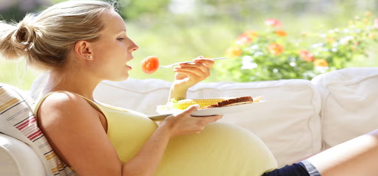 Consumir alimentos ultraprocesados afecta la fertilidad y el desarrollo del feto