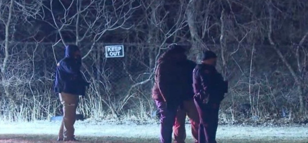 Hallan dentro de unas maletas a dos niñas en un parque de EE.UU.