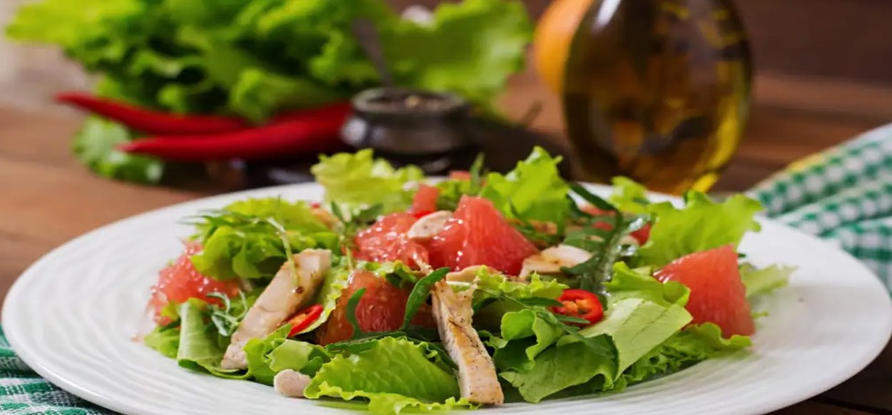 Prepara una saludable ensalada con pocos ingredientes