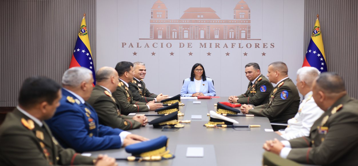 Presidenta (E) reconoce trabajo de Vladimir Padrino  y del Alto Mando Militar