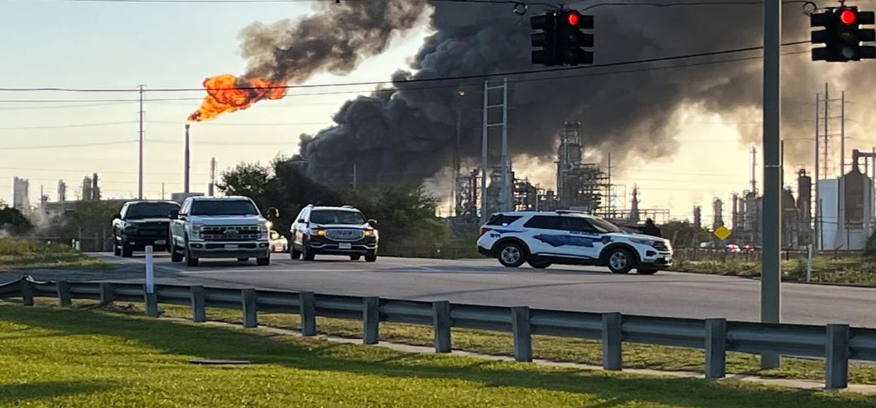 Se registró una explosión en una refinería de Texas