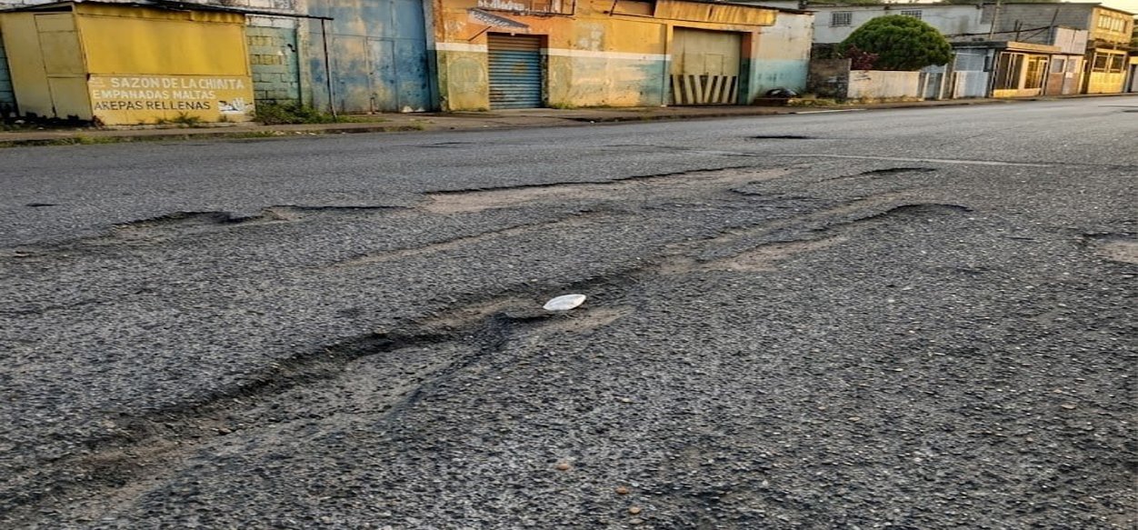 Habitantes de El Paraíso exigen plan de bacheo ante avanzado deterioro de sus calles