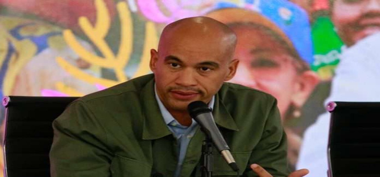 Ministro de Educación reitera el compromiso con la recuperación del ingreso docente