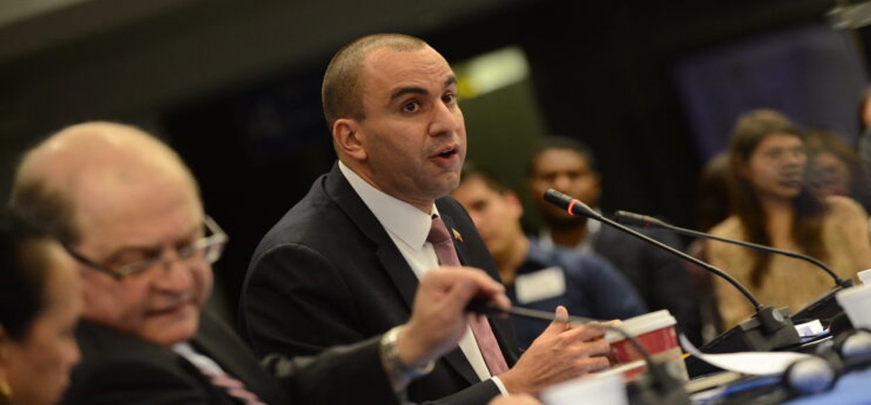 Designan a Larry Devoe como Fiscal General de la República