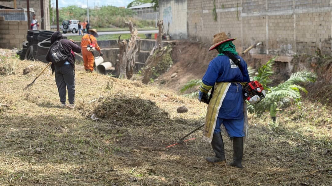 Alcaldía de Maturín atiende caños de la Av. Libertador