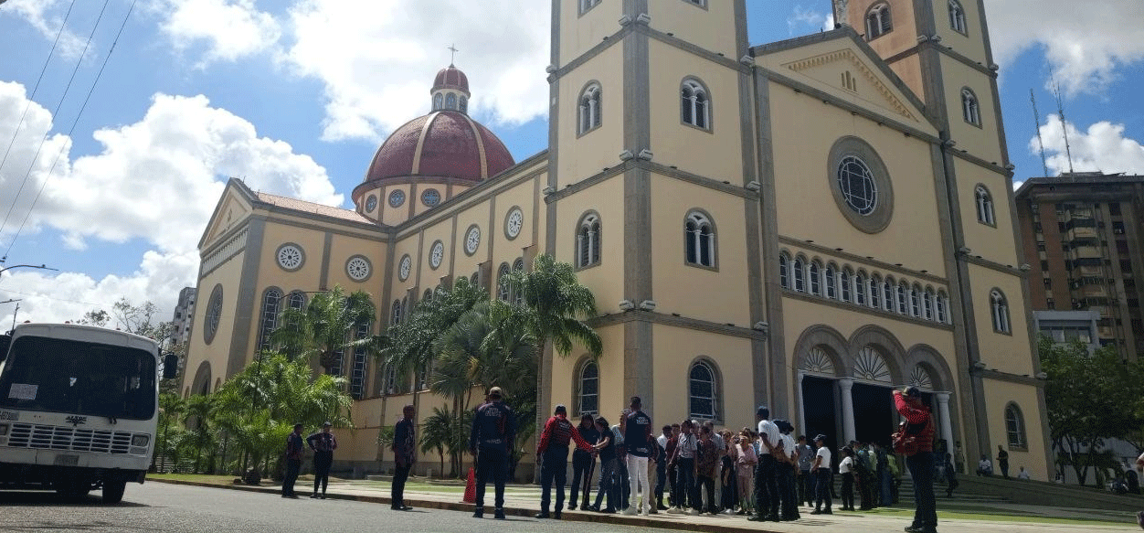 Maturín recorre la ruta de los siete templos