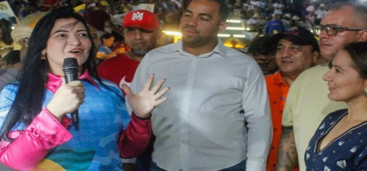 Gobernadora Jhoanna Carrillo entrega financiamientos a emprendedores en Sucre