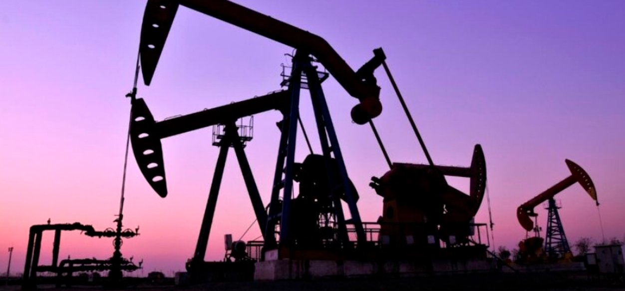 Petróleo rebasa otra vez los 100 dólares por barril tras anuncio de bloqueo marítimo de EE.UU.