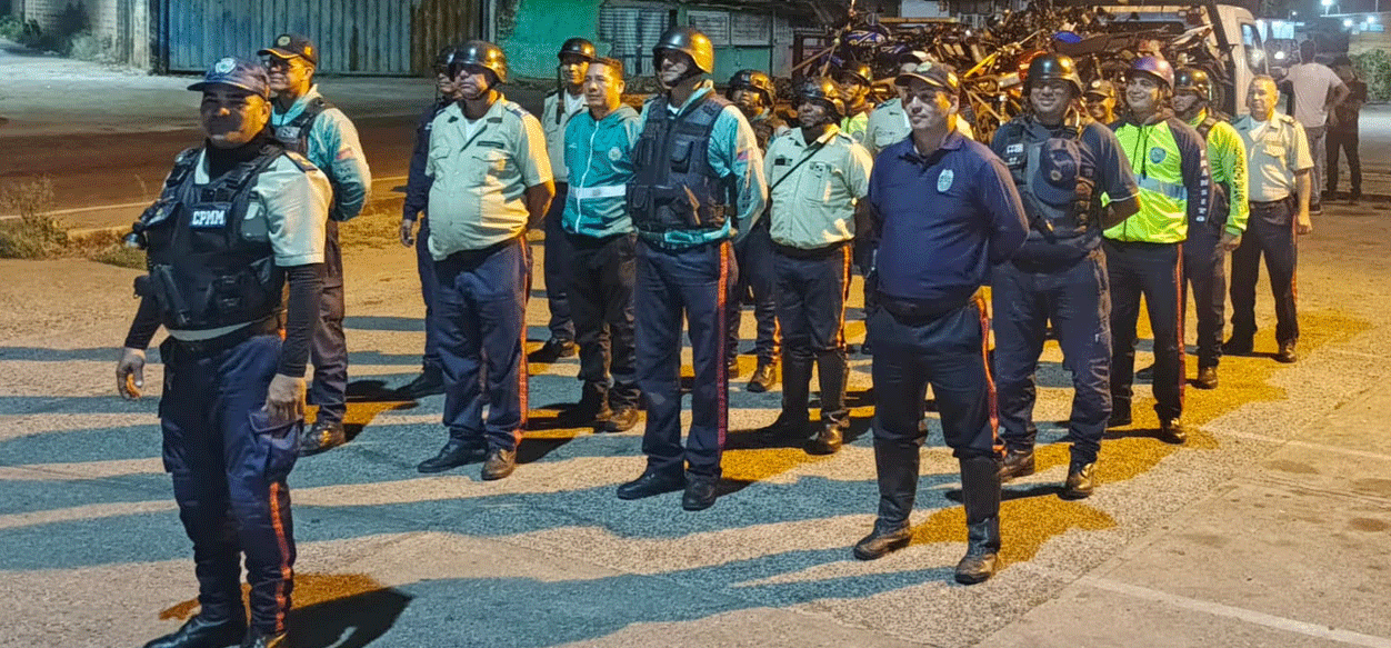 Polimaturín retiene ocho motocicletas y cierra cuatro licorerías en despliegue de seguridad