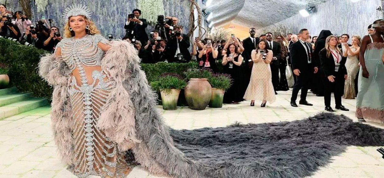 Después de una década, Beyoncé volvió a la Met Gala de Nueva York 2026