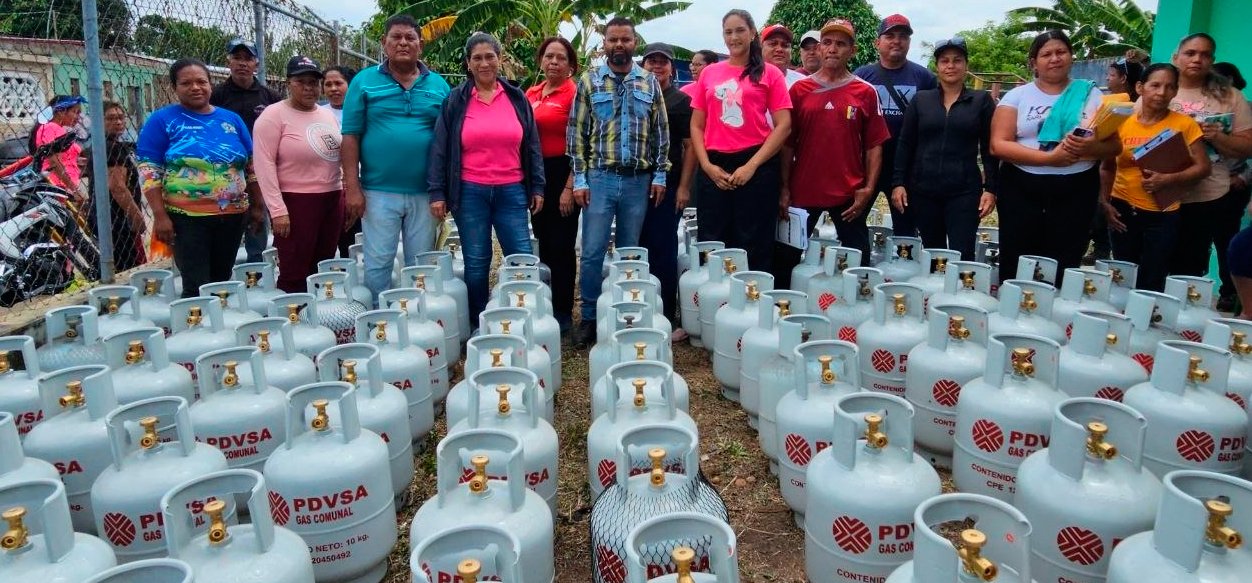 Gobernador Luna hace entrega de cilindros nuevos en Las Cocuizas