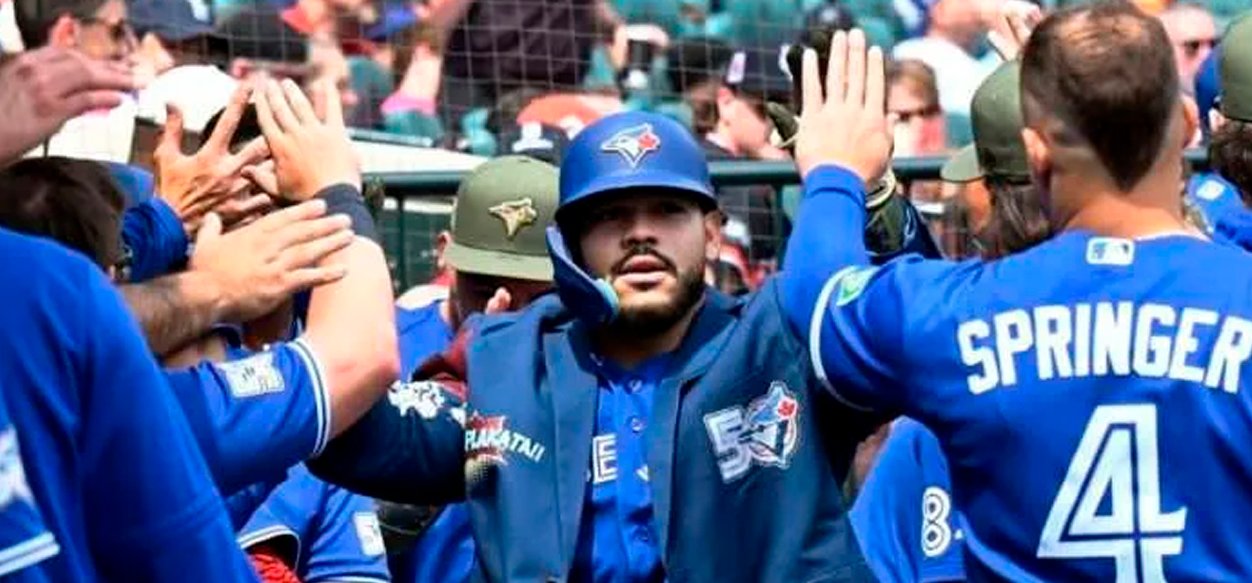 Yohendrick Piñango saca su primer jonrón de la zafra